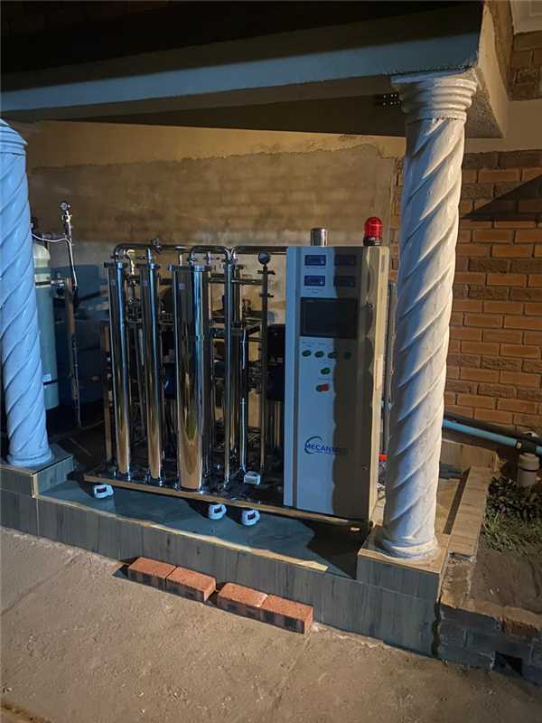 A RO water system installed in a Zimbabwe clinic A RO water system installed in a Zimbabwe clinic