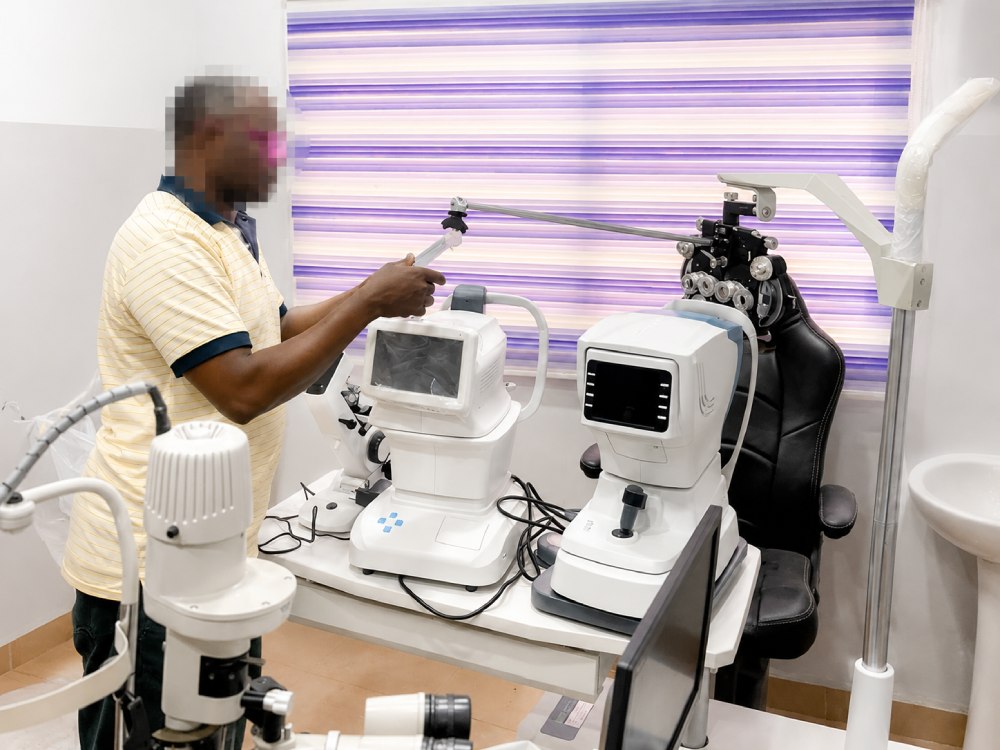 Mali Ophthalmology Equipment Installation