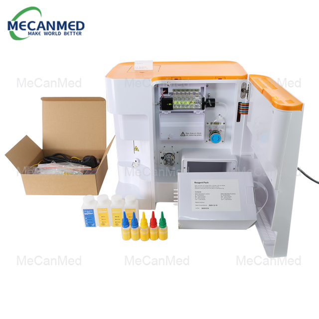 MECANMED Electrolyte Analyzer menampilkan komponen internal, dengan paket reagen dan aksesori, dengan latar belakang putih.