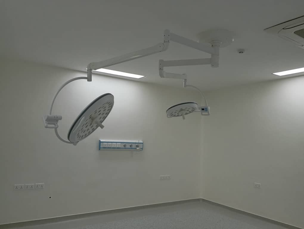 Ceiling-mounted LED surgical operation lamp installed by MeCanMed in a Rwanda hospital operating room.