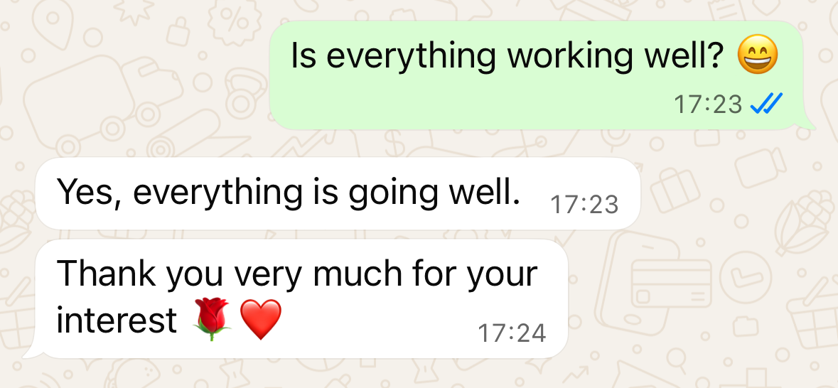 苏丹客户的 WhatsApp 消息反馈积极，表明对 MECANMED 的服务非常满意。